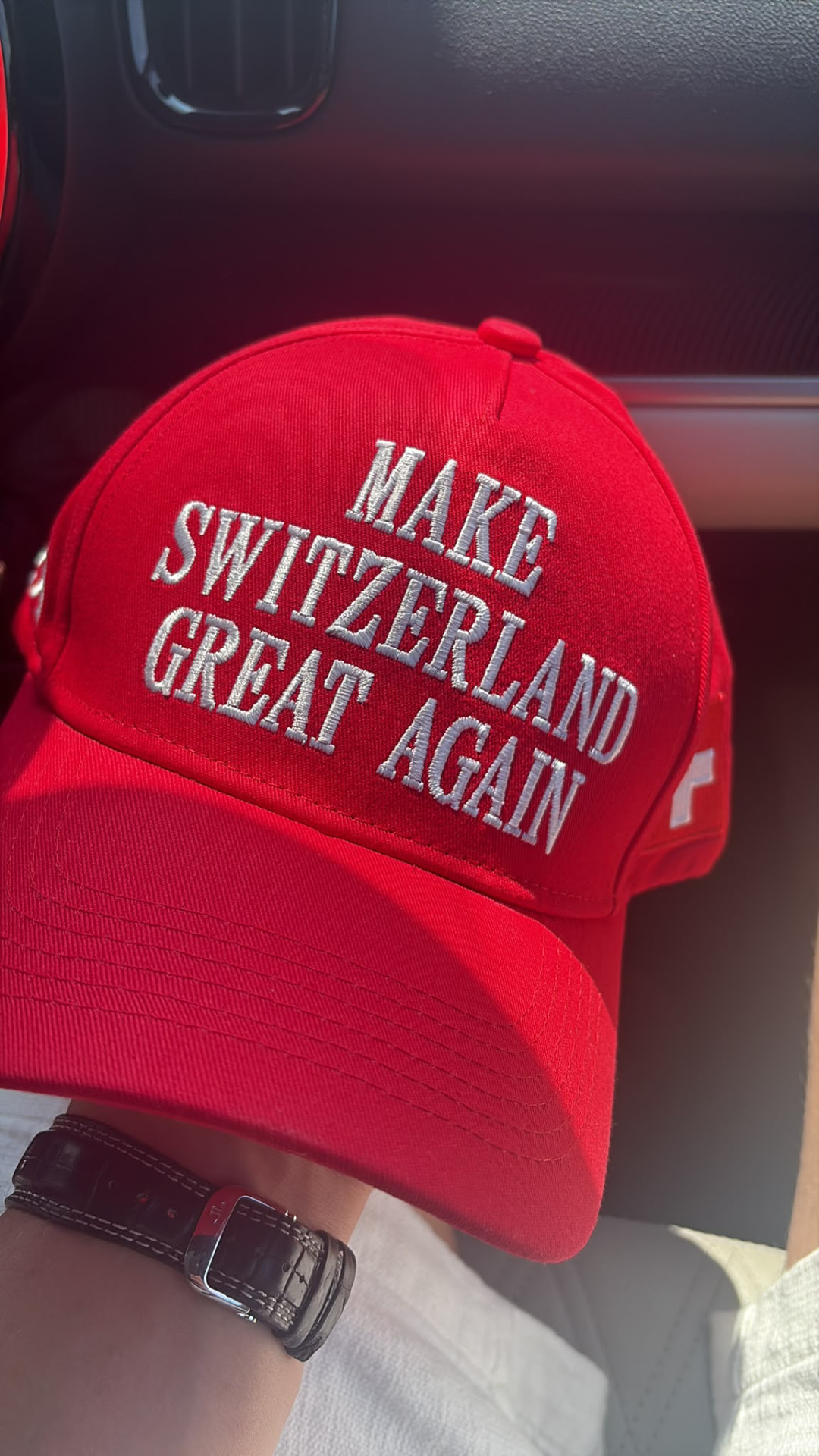 Customer photo of the red Make Switzerland Great Again cap